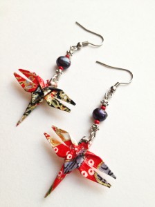 red-origami-dragonfly-pearl-2