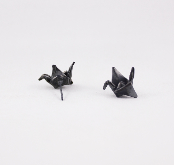 Handmade_Black_Silver_origami_Crane_Stud_Earrings_Antique_patina_3