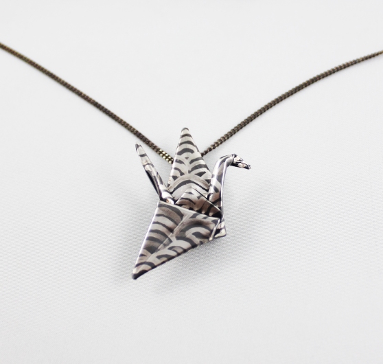 Silver_origami_crane_necklace_wave-pattern_2